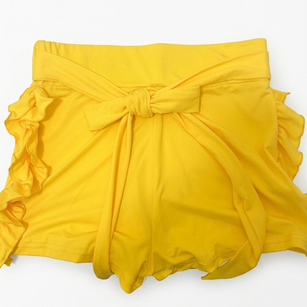 Vibrant Yellow Two-Piece Set - Ruffle Crop Top & High Waisted shorts - Size M - Picture 3 of 3